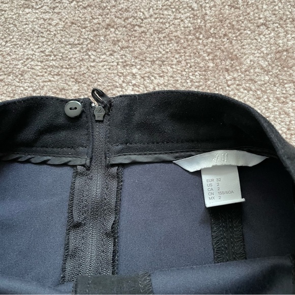 H&M Buttoned Pencil Dress | WOMENS - Picture 3 of 4